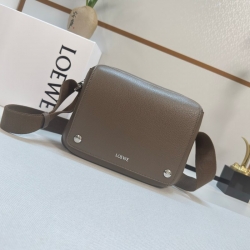 LOEWE ペブル メッセンジャーバッグ スモール メンズ 23.5×16×8cm