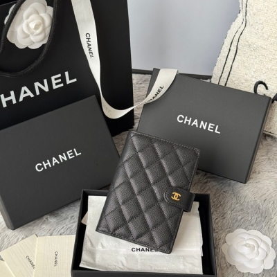 CHANEL パスポートケース カーフレザー ユニセックス 15×10×3cm
