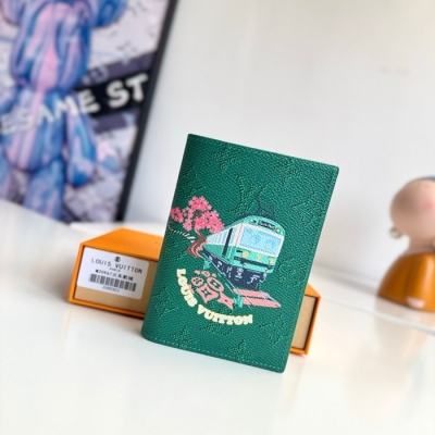 LOUIS VUITTON パスポートケース モノグラム キャンバス メンズ 14×10×2.5cm