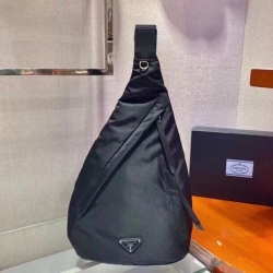 PRADA ウエストバッグ メンズ 26.5×37.5×10cm