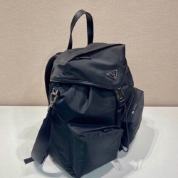 プラダ スタイル ランウェイ リュック 2VZ111 サイズ：30×38×17cm