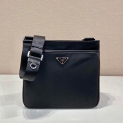 PRADA ショルダーバッグ サフィアーノ×リサイクルナイロン メンズ 28×25×6cm