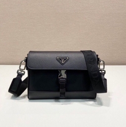 PRADA メッセンジャーバッグ リサイクルナイロン ユニセックス 20×15.5×4cm