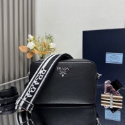 PRADA ショルダーバッグ ディアスキンレザー デュアルストラップ メンズ 22×14×8cm
