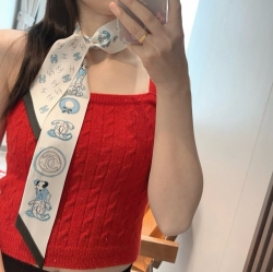 シャネル ツイリー小スカーフ。100％シルク 120 6cm