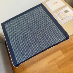 ディオール 新作90cmシルクスカーフ 90x90cm