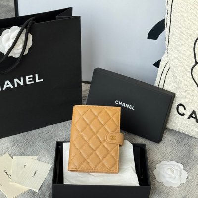 CHANEL パスポートケース カーフレザー ユニセックス 15×10×3cm
