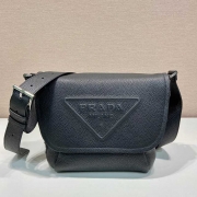 PRADA メッセンジャーバッグ レザー メンズ 22×22×12cm