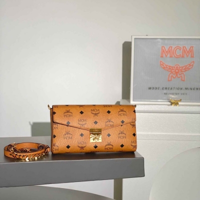 MCM ショルダーバッグ トレイシー 23.5×5×13.5cm