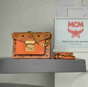 MCM ショルダーバッグ レザー ハンドバッグ トレイシー 18×8×12.5cm