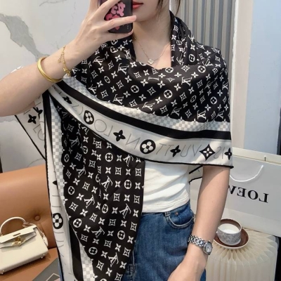 ルイ ヴィトン 140ストール 135 x 135cm