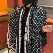 ルイ ヴィトン 銀糸カシミヤスカーフ 110x200cm