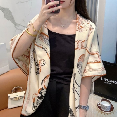 エルメス 馬具ストーリーストール 136 x 137cm