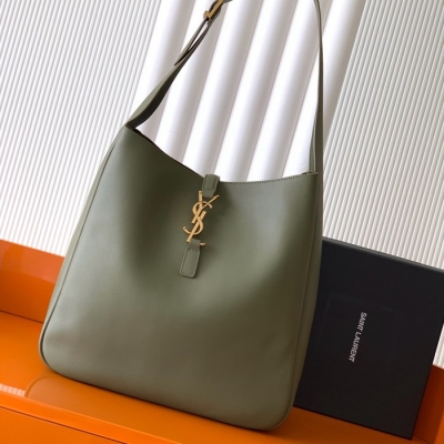 サンローラン ショルダーバッグ LE5A7 30×31×13cm