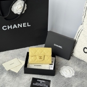 CHANEL 三つ折りカードケース カーフレザー レディース 10.5×7.5×3cm