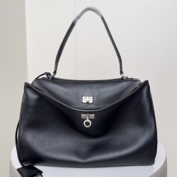 バレンシアガ ショルダーバッグ ロデオ 35×23×11cm