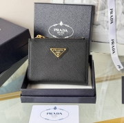 PRADA 二つ折り財布 サフィアーノレザー メンズ 10×9×2cm