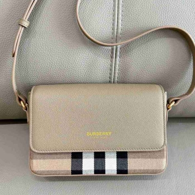 バーバリー ショルダーバッグ 20×4×13cm