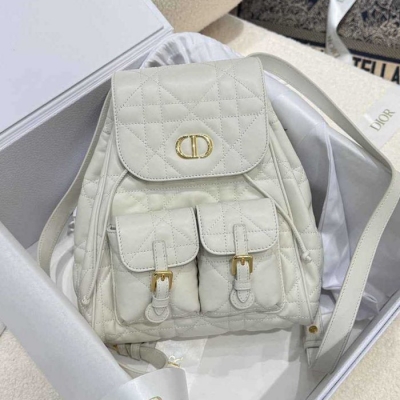 ディオール スタイル カロ リュック ホワイト サイズ：23×26.7×12.5cm