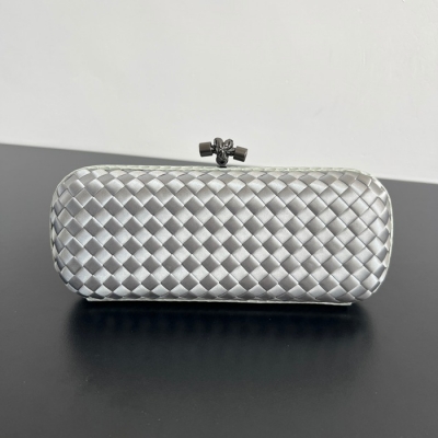 BOTTEGA VENETA ノット シルク編み クラッチバッグ レディース 25×10×5cm
