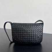 BOTTEGA VENETA ヴェネト レザーショルダー メンズ 26×18.5×5cm