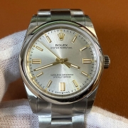 ROLEX 126000 オイスターパーペチュアル 36mm シルバー 販売店