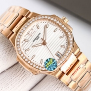 PATEK PHILIPPE 7118/1200R-001 ノーチラス シルバー レディース 2024新品