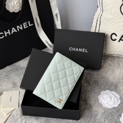 CHANEL パスポートケース カーフレザー ユニセックス 14.5×10.5×2cm