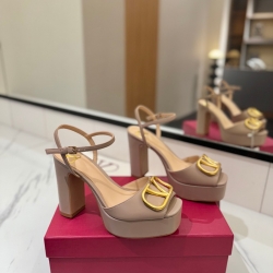 【VALENTINO】2026サンダルレディース