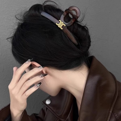 セリーヌ スタイル ヘアクリップ