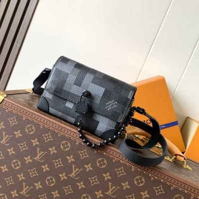 LOUIS VUITTON スティーマー ミニ ダモフラージュ ショルダーバッグ メンズ 18×11×6.5cm