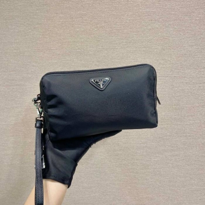 PRADA クラッチバッグ リサイクルナイロン ユニセックス 20×11.5×9cm