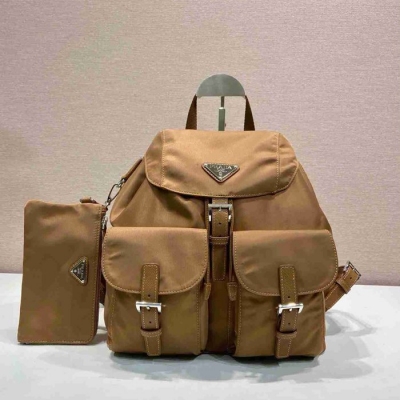 プラダ スタイル リュック サフィアーノ レザー ポーチ付き サイズ：30×32×15cm