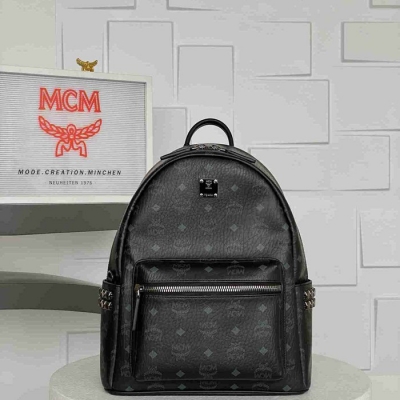 MCM スタイル ビゼトス スターク スモールミディアム リュック ブラック サイズ：38×13×30cm