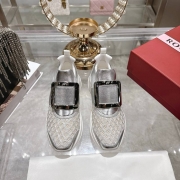 【ROGERVIVIER】25RVスニーカーレザースニーカーレディース