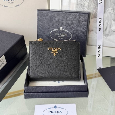 PRADA 二つ折り財布 サフィアーノレザー メンズ 10×9×2cm