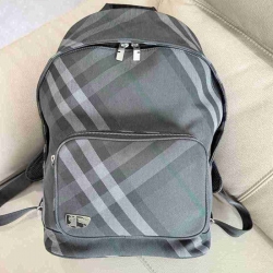 バーバリー スタイル グリッド柄 リュック ナイロン素材 サイズ：30×18×44cm