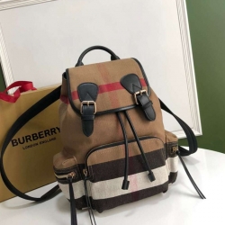 バーバリー スタイル ラックサック リュック チェーン付き サイズ：22×32×-cm