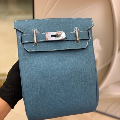 HERMES ハックアドス バックパック スモール ユニセックス 21×27×8cm