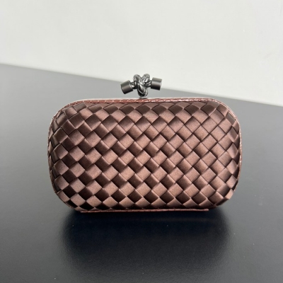 BOTTEGA VENETA ノット シルク編み スネークスキン クラッチ レディース 16×10×5cm