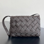 BOTTEGA VENETA ディアゴ ショルダーバッグ ラージ ユニセックス 32×21.5×5cm