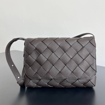BOTTEGA VENETA ディアゴ ショルダーバッグ ラージ ユニセックス 32×21.5×5cm