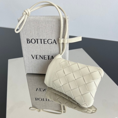 BOTTEGA VENETA イントレチャート カードケース チャーム レディース 11×8.5cm