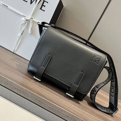 LOEWE ミリタリー メッセンジャーバッグ レザー×ジャカード メンズ 24.5×18×10.5cm
