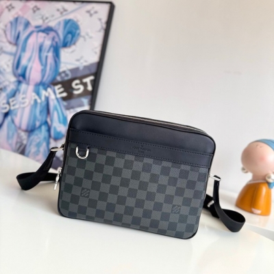 LOUIS VUITTON トロカデロ NM メッセンジャーバッグ メンズ 20×13×6.5cm