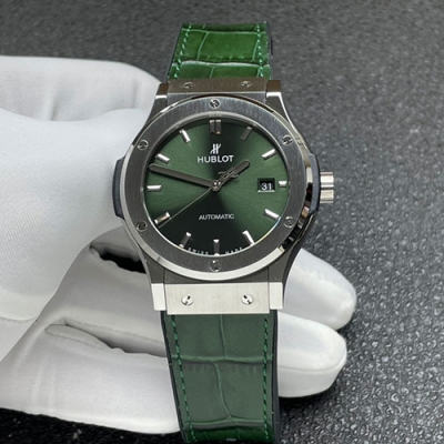 HUBLOT クラシックフュージョン 542.NX.8970.LR チタニウム 42mm グリーン 素敵な新作