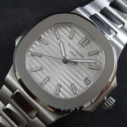 PATEK PHILIPPE ノーチラス ストライプホワイト文字盤 長く使える