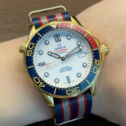 OMEGA 212.62.41.20.04.001 シーマスター ダイバー300 コマンダー 限定 ギフト