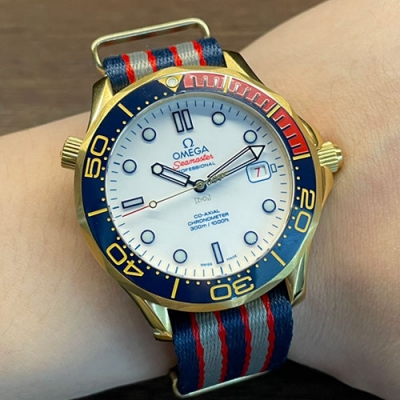 OMEGA 212.62.41.20.04.001 シーマスター ダイバー300 コマンダー 限定 ギフト