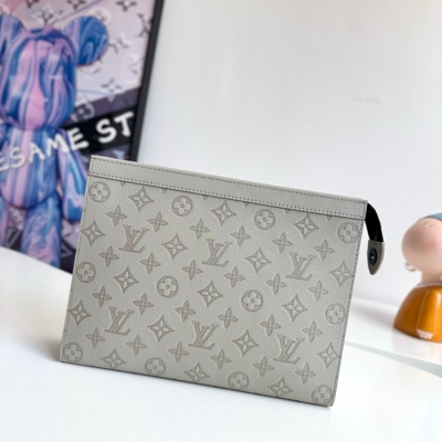 LOUIS VUITTON ポシェット ボヤージュ タイガレザー メンズ 26×20×5cm